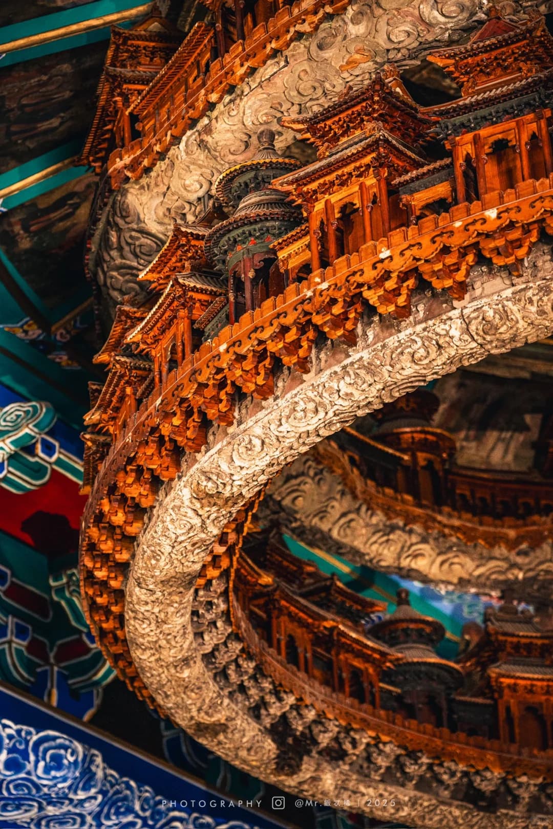 Esplorando il soffitto a volta stellato del Museo di Architettura Antica di Pechino