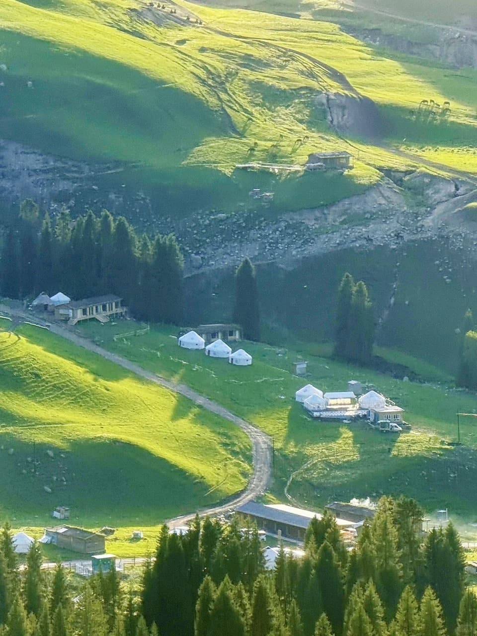 Qiongku Stone Platform Village